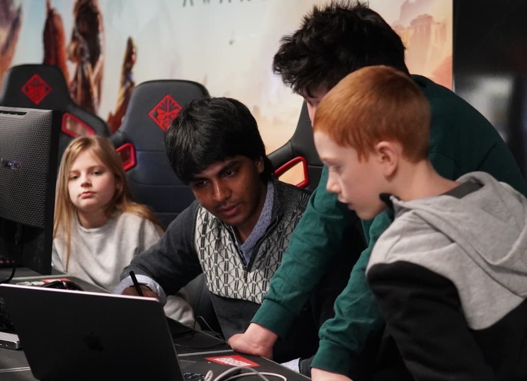 Jay teaching kids Roblox Studio